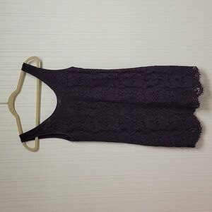 Aritzia Wilfred sleeveless purple lace dress with black lining sz small